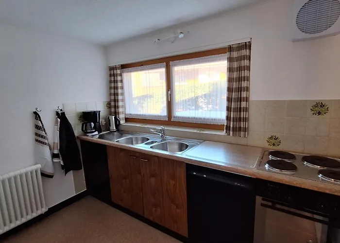 Ariola 克洛斯特斯